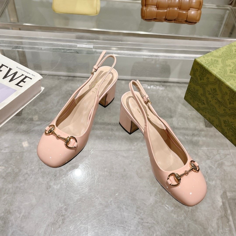 G*u*i sandals